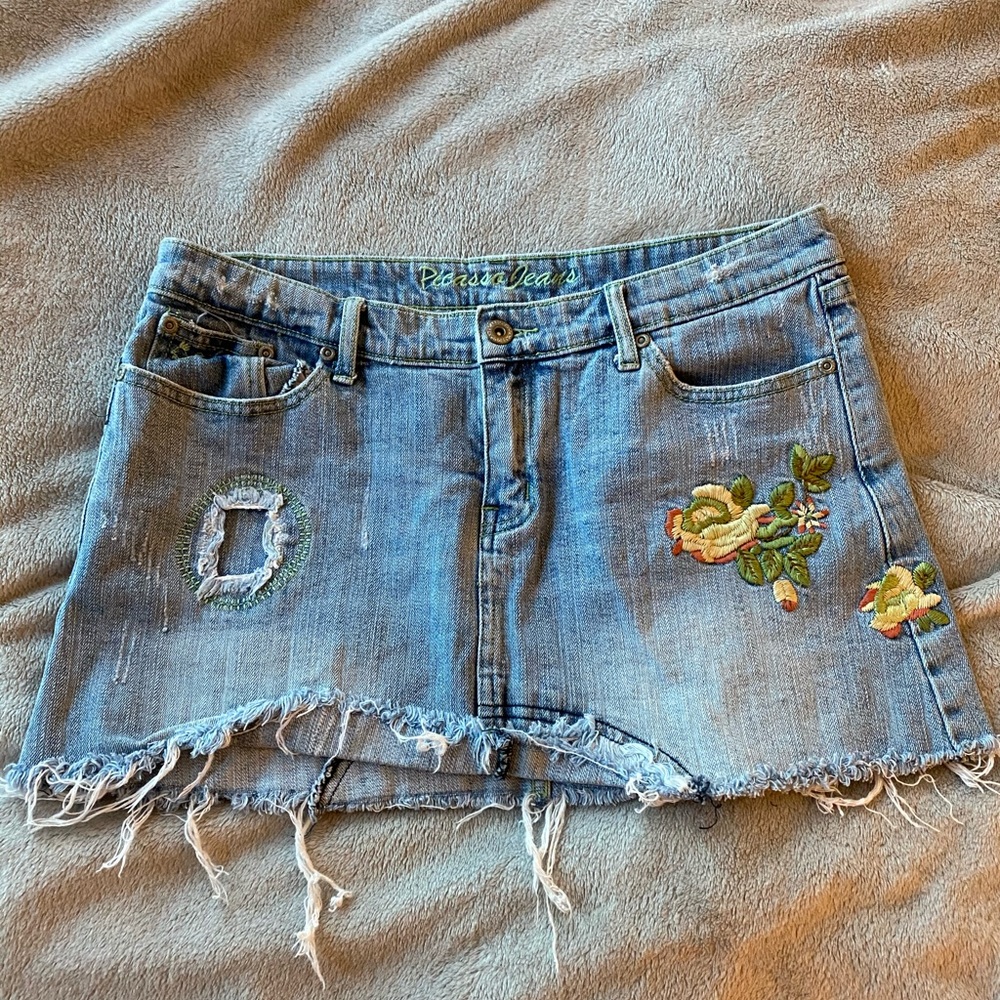 Picasso jean 90s skirt with flower detail size 11